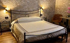 Uria Rooms&Suite B&B